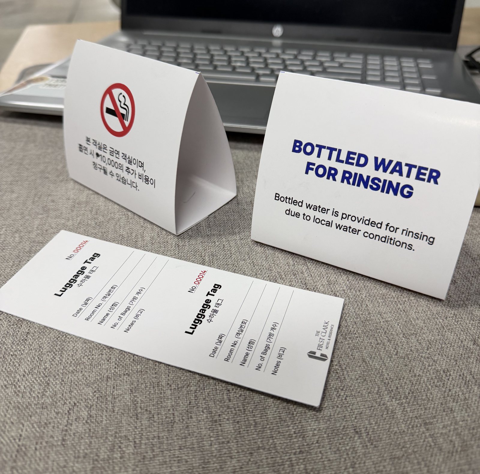 Printed table tents and luggage tags